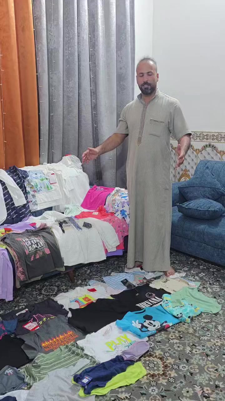 🔴 #حملة_كسوة_العيد 
ملابس جديده غير مستخدمه من الدرجه الجيده 
تبرع بها فاعل خير مشكور 
لازلنا نحتاج دعمكم وتبرعاتكم لدينا عشرات العوائل تنتظر الفرحه 
ارقام التبرع والتواصل 
4148341417 ماستر كارد 
*********** زين كاش
