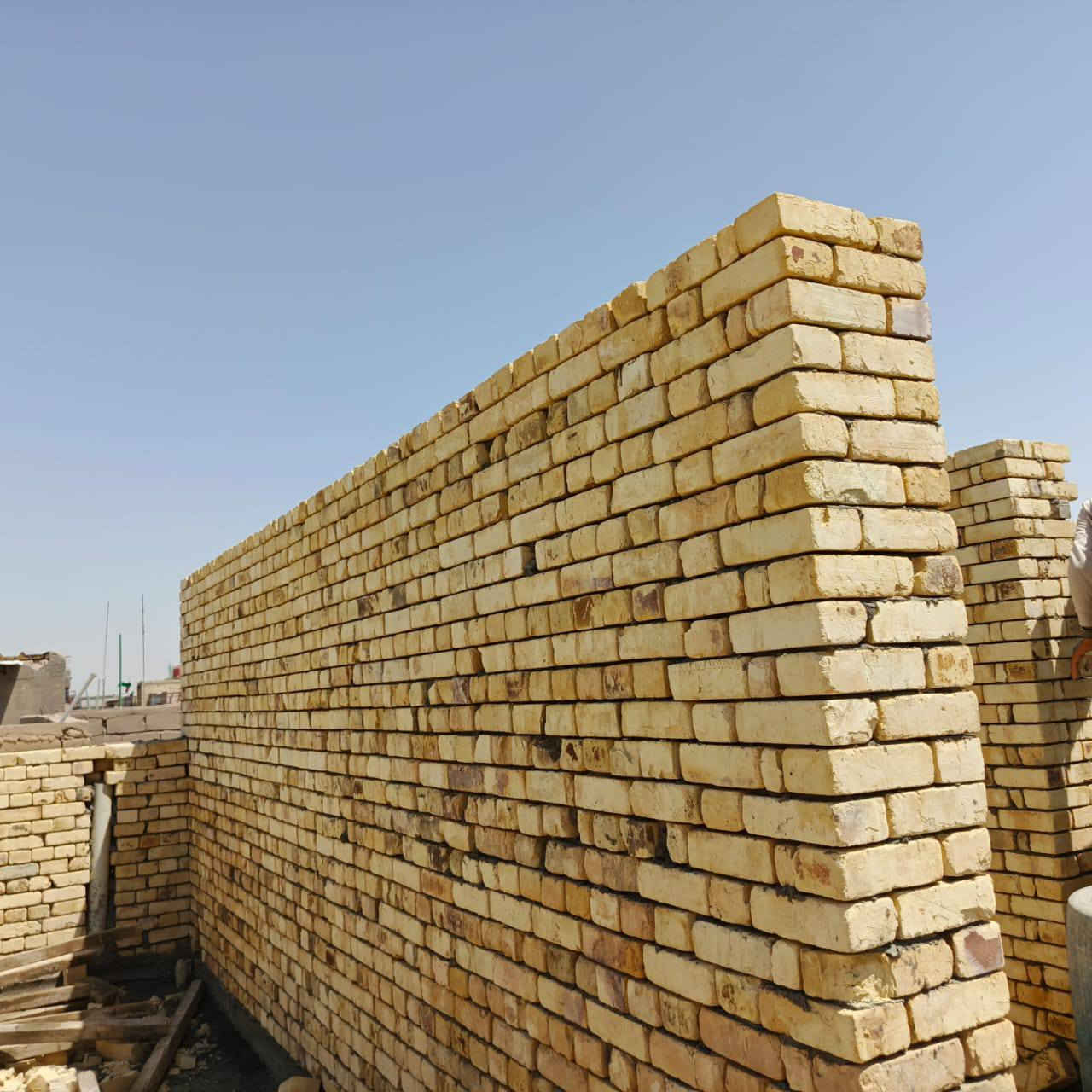 موجود خلفه بناء ع دبل وهذا راقمي شغلنه الي بصوره ***********
