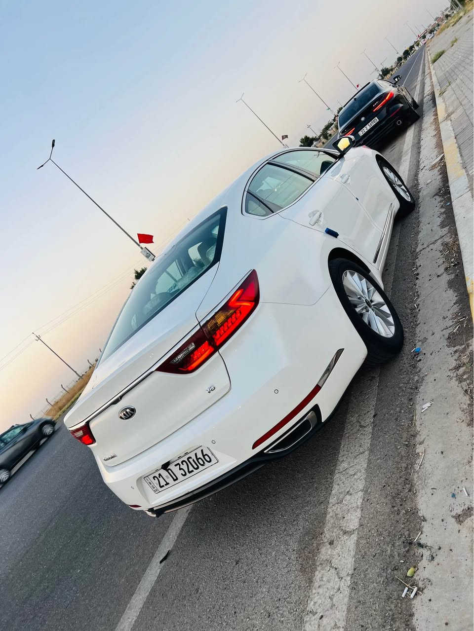 كيا كادنزا موديل 2018  خليجي نص فول مواصفات 
مكفولة كفالة  والضربة والصبغ 
محرك 3600 كفاله عامة 
كير مكفول 
صدر نضيف وعلي ادامة كاملة 
ماشية 130KM
- لايت LED زنون 
-شاشة ديجتال
-اشارة ترحيب
-كامرة خلفية 
-حساسات امامية وخلفية
-كراسي كهرباء 
-داخل كريمي قرميدي
وبعد بيها هوايه مواصفات 
محركها بحالة الوكاله ع وضع الشركة ما مفتوح
وسياره مال بيت ونظيفه حيل بيها دفتر بنزين
هزه راقم سنويه بسمي كول جديد 
‏ما شاء الله سيارة كلش نظيف مرتب بدون مصرف 
سياره جاهزه صدر امامي خلفي جديد  
تخم تاير  جديد  دينار مابى مصرف 
 سياره ‏كلش نظيف مثل ما واضح في الصورة 
سعره 149 خابر صاحب السيارة ***********
مكان سياره كركوك 
 ‏ملاحظة إني مكلف الناشر ما أجاوب على التعليقات ما متواجد عالفيس شراي خابر صاحب السيارة وتحياتي للجميع كركوك, العراق
