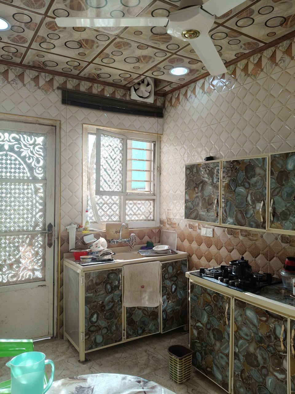 بيت للبيع موصل حي الانتصار خلف المستوصف مساحه 125 متر فول مواصفات بناء حديث ملك صرف سند طابو الزهور سند حديث 226السعر تصال على هذا الرقم مكتب ابو خالد للعقار شارع 60 مقابل سنتر الانتصار البيت بناء حديث ***********رقم***********
