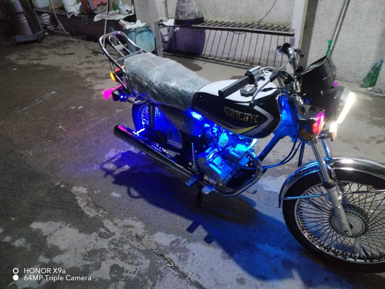 سلام عليكم اخوان دراجه تيكر مديل 2022محدثه الدراجه كله شغاله ونضيفه مكنته نضيفه كلش وما مفتوحه السعر 650 به مجال تواصل وساب ***********
