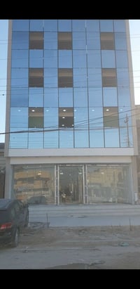 بناية للإيجار • محلات كبيرة • مناسب عيادات