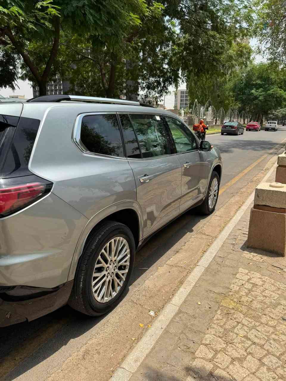 جمسي اكاديا دنيلي موديل 24 شكل الجديد يعني 25 السياره ماشي هسه صارت 7700 ميل يعني ما ماشية هواي ومواصفات الدينالي معروفه:
دخول ذكي (بصمه) 
تحكم ستيرن تدفئه وتبريد 
تحكم الكشنات كهرباء وخزن ميموري وتدفئه وتبريد للكشنات الاماميه والخلفيه 
3 قطع تبريد 
فتحة سقف بانورامي 
الصندوق كهربائي 
4 وضعيات قياده 
المرايا الجانبيه كهرباء 
رادارات 360 درجه مع مانع تصادم وتحديد مسار 
وكامرات 360 درجه 
شاشة كبيرة الحجم 
اللايتات الاماميه والخلفية لد مع كشافات ضباب ايضاً 
ويل حجم 20 
الدواخل كريمي مع جوزي 
منافذ شحن 3 قطع مع شحن لاسلكي 
المحرك 4 سلندر 2500 تيربو 328 حصان 
حادثها بنيد ودعاميه وبيها PDR شبرين بحافة الصندوگ وحادثها ما واصل راديتر كلش حلو 
وسعرها 365 ورقة وبيها مجال للشراي 
سيارة كلش حلوة ماشالله وجاهزة وبالواقع احلى بعد
*********** فقط واتساب 
*********** اتصال 

……. للبيع او المراوس بأقل …….
￼
