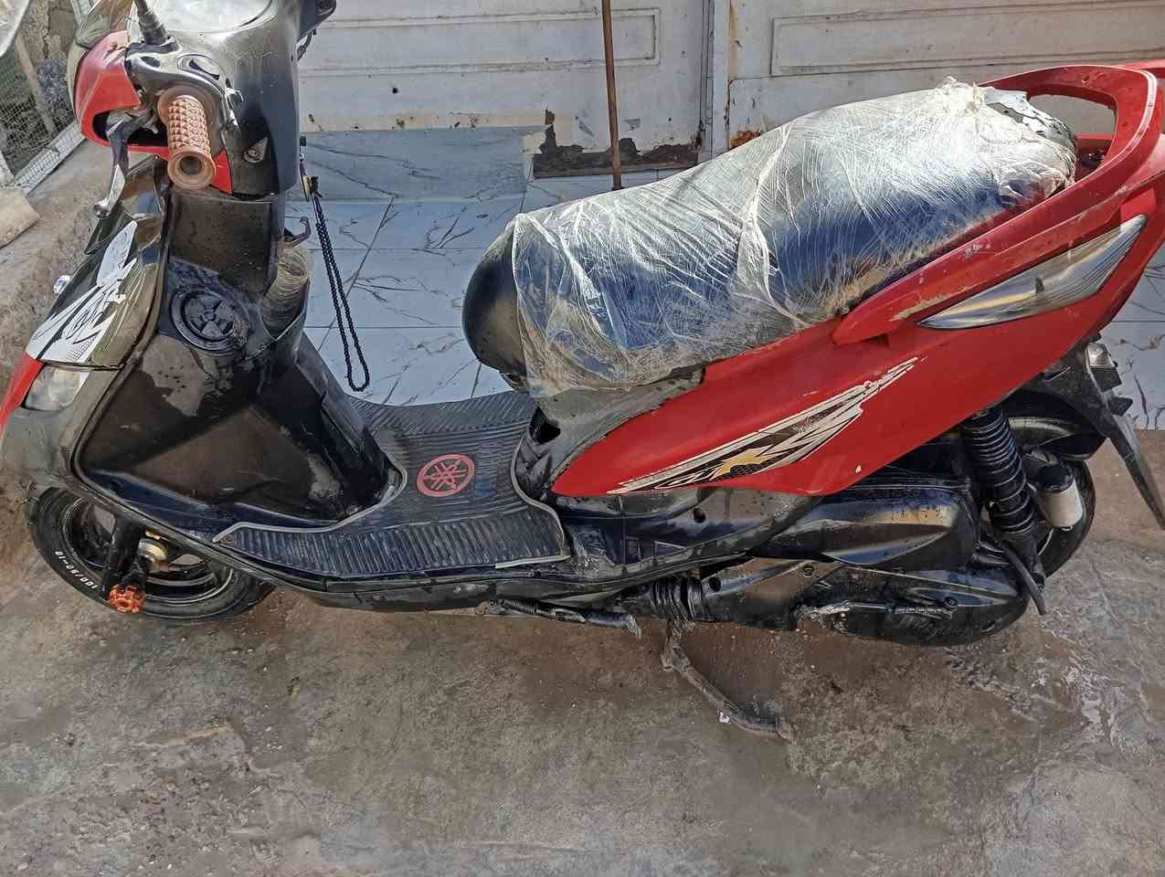 للبيع 350 وبيها مجال ***********
