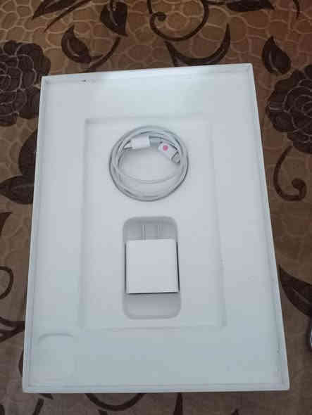 سلام عليكم يوجد ايباد 11برو جهاز جديد نسبه بطاريه 91 كلشي شغال بي هذا خط يروح ويرجع فيس ايدي شغال كلشي شغال مابي اي خلل ذكرة 256مكاني بابل مسيب كل غراضه موجودة سعر 650بي مجال قليل هذا رقمي ***********
