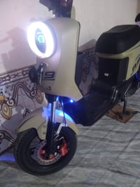 دراجه شحن ار 9 للبيع دراجه حلوه ونضيفه تحتوي عله اسويجين وبصمه وكارت و...