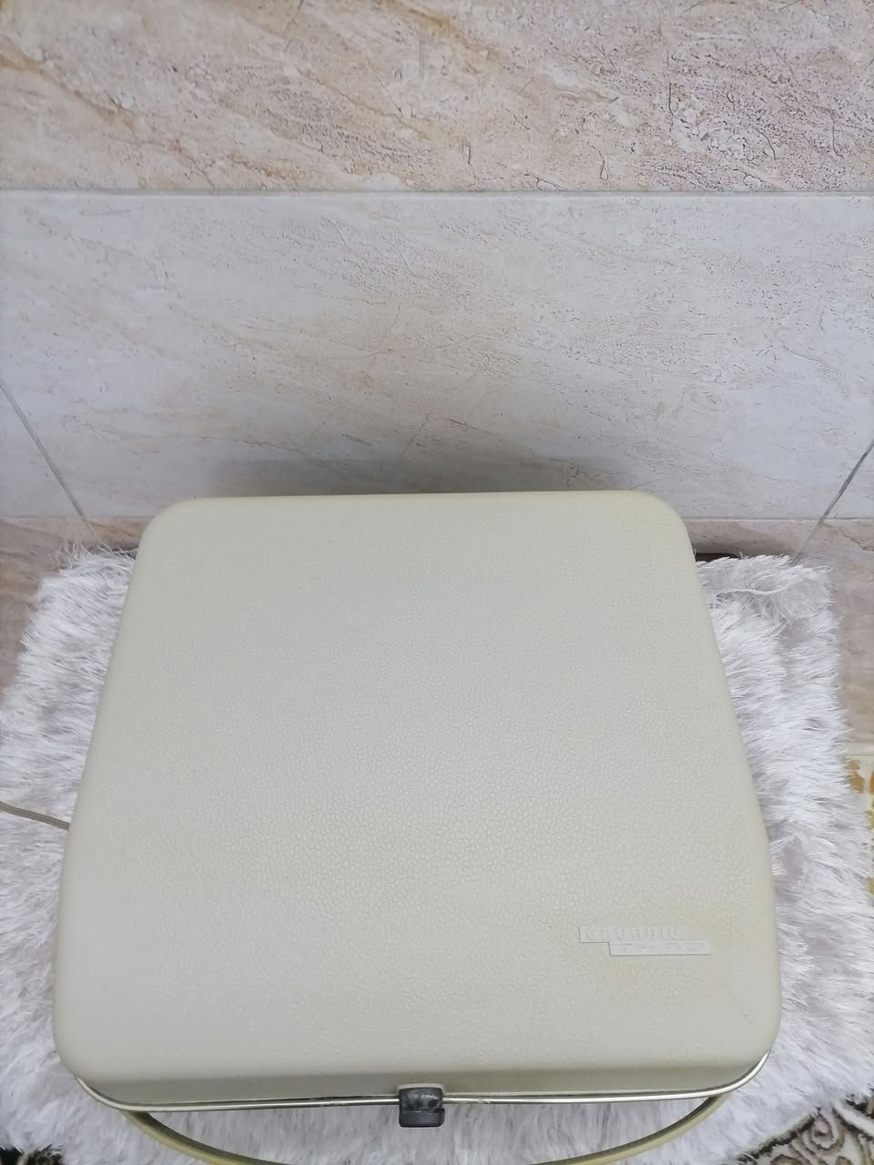 السلام عليكم ورحمة الله وبركاته جبنالكم تحفه فنيه من اندر النوادر مسجل تيب كروندك حجم تيكي ٤٠ اربع اوجوها شرط الشغل شرط النظافه كامل ما بي أي نقص او عيب للبيع السعر خاص مكان موصل يوجد توصيل كافه محافظة العراق وهذا رقمي *********** موجود واتساب علا هذا الرقم
