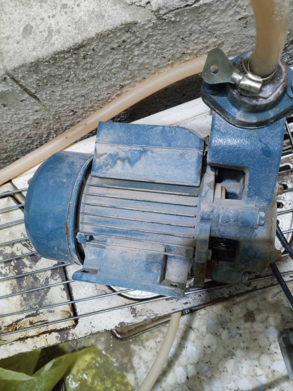 ماطور ماء نظيف شرط الفحص السعر الف35 وبي مجال بسيط و ماطور مبرده نظيف السعر 25 وبي مجال بسيط الموقع بغداد منطقه العبيدي خلف بانزيخانة  العبيدي ‏‪***********‬‏
