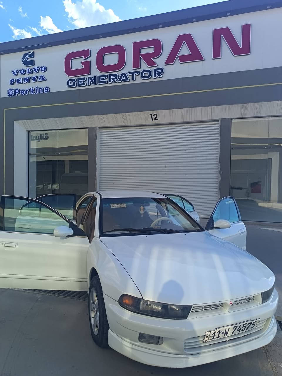 ​🚗 **للبيع أو المراوس (حسب القناعة) **
🚗ميتسوبيشي كلانت🇯🇵 
موديل 2002
رقم بغداد (رقم انكليزي الجديد 
 باسمي 
(تحويل ثاني يوم) (او وكالة )
​ كير ومحرك بشرط 
 (كير أوتوماتيك).
4 سلندر قطاره مال بانزين 
تبريد ثلج ثلج ما شاء الله عليه ❄️
ياباني بعد 🇯🇵 
​ جامات كهرب + كروز سرعة (مثبت سرعة). ويل كب بلادي
صبغ حزام 
​(السيارة ربع ما تصرف عليها) ترايك للبصره 
​السيارة عليها ادامه كامله 
كلشي كامل مكمل 
​باتري (بطارية) جديده.
​تايرات نظيفة  90% 🔄. 
​ السعر​50 وبيها مجال 
​📞 للاستفسار والتواصل:
​رقم الهاتف: ***********
​أو المراسلة خاص ✉️
والف عافيه على ياخذها
