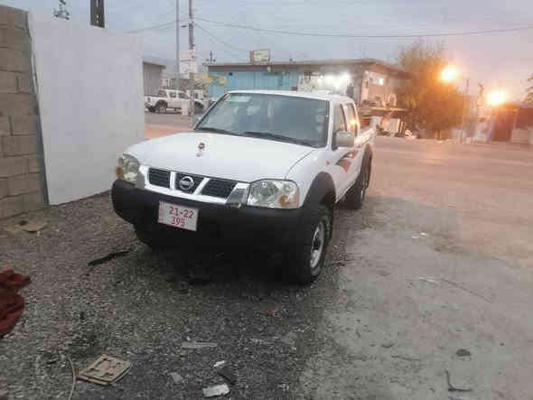 نیسان پیکاب دەبڵ ئەکسل
مۆدێل 2007 
ناو سوور
ساق
بۆیاخ کراوەتەوە لەسەر ساقی
گێڕوو مەکینە بەشەرت
85 وەرەقەو ماعمەلە
0750 117 9849 حلبجة
