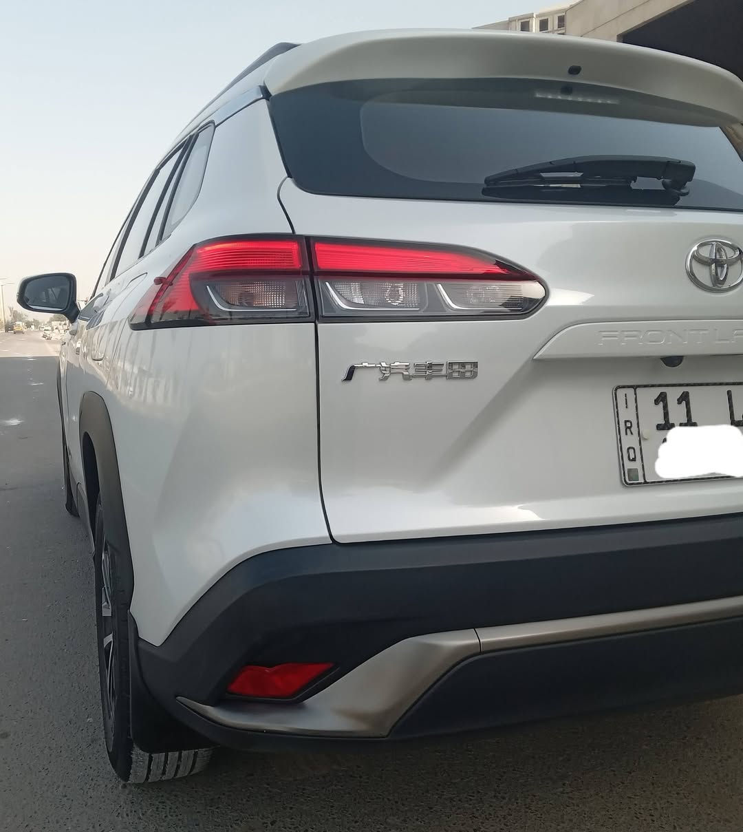 سلام عليكم
للبيع او للمراوس 
فروت لاندر 2025  
ماشيه  9000 km 
موصفات فتحه 
مكينه 2000 
بصمه جلد احمر  كرسي كهرباء 
تحكم ستيرن هندبريك بصمه اوت هولد
تبريد قطعتين
ويل كب كروم 
لد أمامي اربع عدسات 
حمالات   
السعر 177$
***********
***********
بغداد الكرخ حي الجهاد
