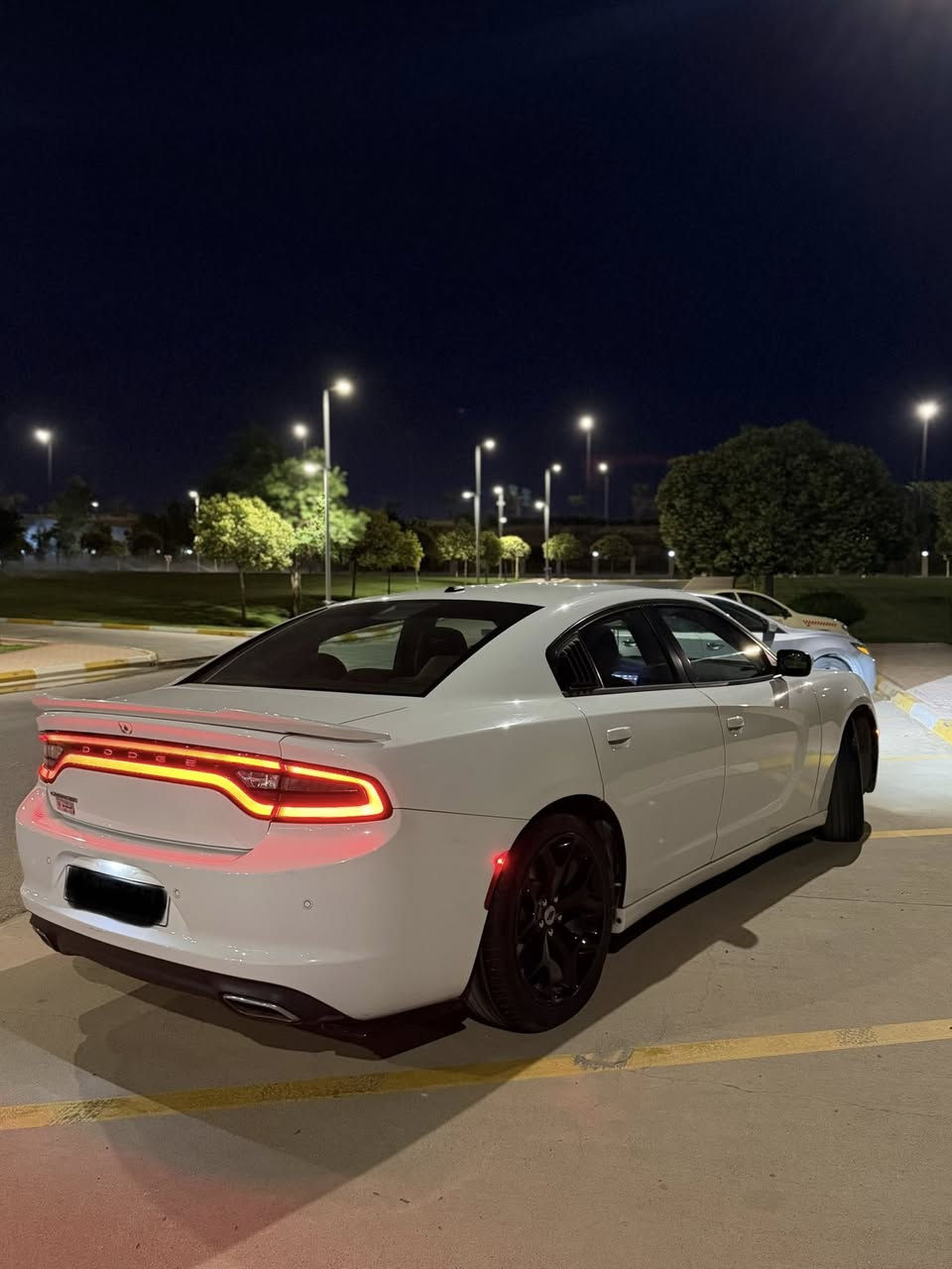 Dodge charger 2015 sxt cline
دوج جارجر ٢٠١٥ کلین تایتل مواسەفات sxt 
6پستنن مەکینە 3,6
١-ویل  حجم 20 
٢-بصمە و شغال 
٣-کامیرەی دواوە
٤-شاشە گەورە
٥-تحکم سوکان :: ستیرن 
٦- دوگمەی سپۆرت + comfort + normal 
سەیارەکە بئ سبوغ و بئ تەعدیلە  هەموو گیانی بەشەرت 
گێروو مەکینەی بەشەرت نەکراوەتەوە  سەنەوی بەسەر نەچووە تەعویل و بەناو کردن بەشەرت سعری ٢٠٥ $مەجالێکی کەم --
***********
