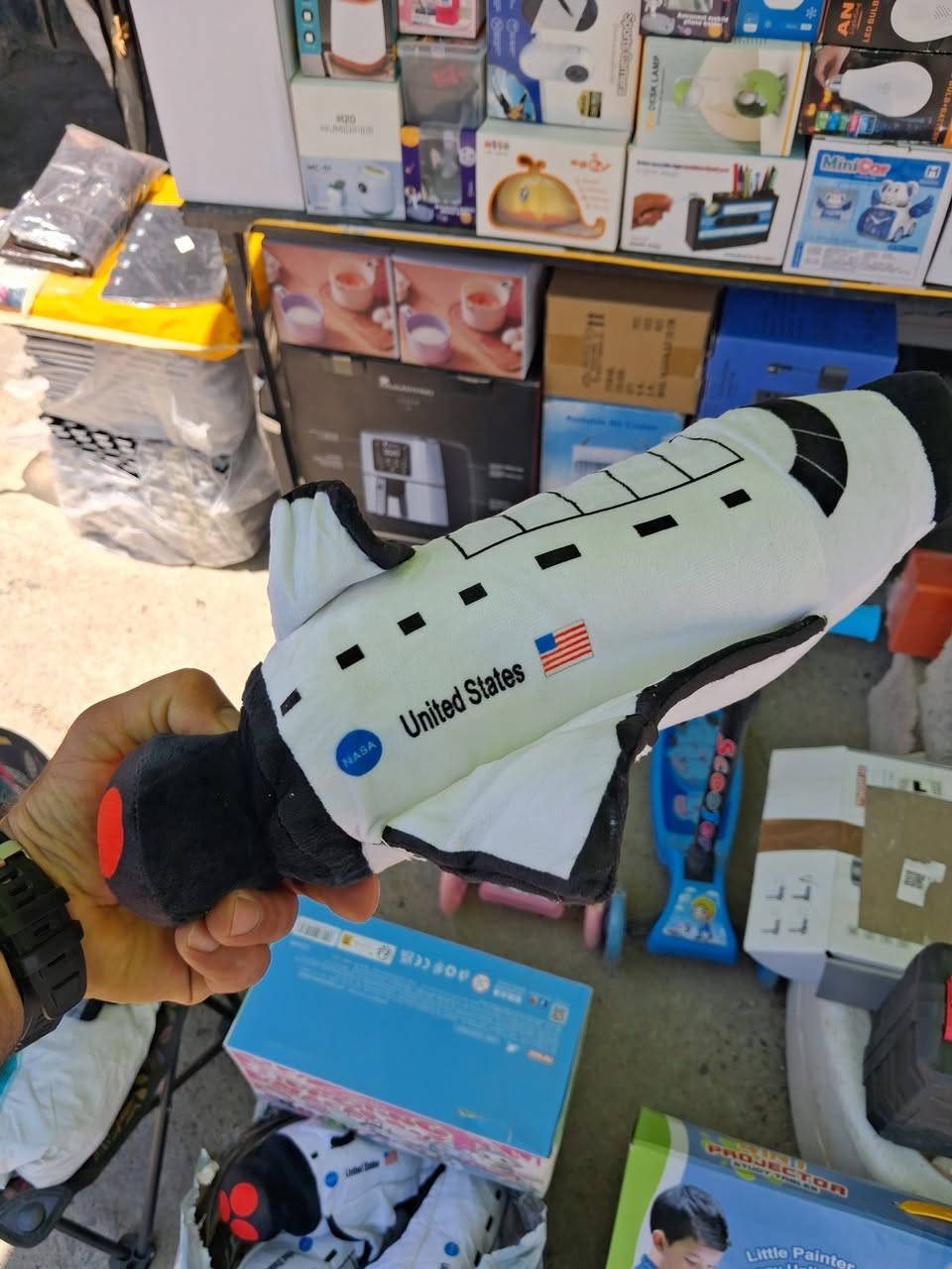 السلام عليكم...قطع جميله بهل شكل وجمال سعر القطعه ٣ 
الف يتوفر توصيل


**إذا كنت صاحب هذا الإعلان وتريد حذفه لأي سبب، رجاءا أرسل رسالة إلى الدعم الفني**