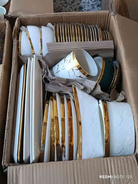 ذهبي ابيض اعداد وسيتات 
كارتون طابقين و3 طوابق 
سعر الكارتون 50 وتوصيل مجاني 
للحجز مراسله الخاص او واتساب *********** 
عنوان صلاح الدين قضاء الدور 
متوفر توصيل لكل المحافظات
