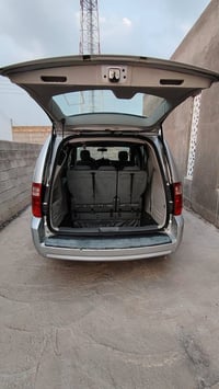 كرفان ٢٠٠٩ • سنوية ٢٠٣٠ • كامرة خلفية