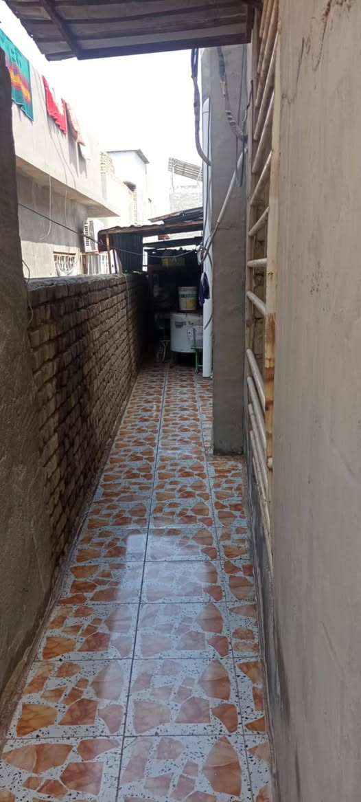 بيت للبيع طابو زراعي سند 25 المساحة 300م الواجه 15 والنزال 20م العنوان الحمزة الغربي شارع علي قماره يوجد فيه غرفتين نوم وصاله واستقبال ومطبخ وصحيات داخلية وخارجية وكراج سيارة وحديقة الاستفسار الاتصال على الرقم ***********
