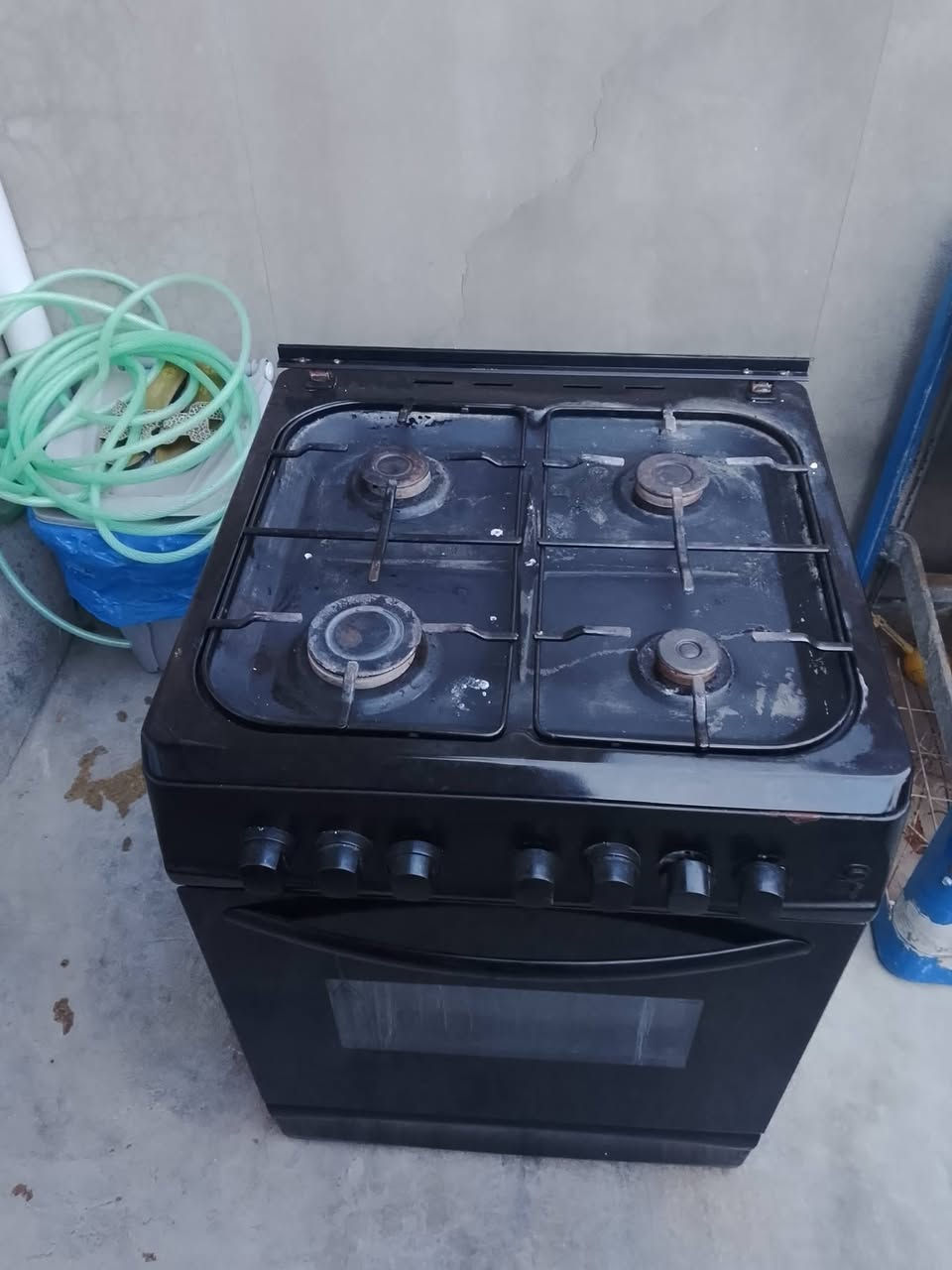 طباخ للبيع 50 ألف وبي مجال قليل *********** اتصل
