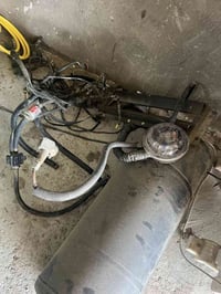 للبيع منضومه غاز كاملة اسعر خاص او تواصل علة الرقم 07838445465