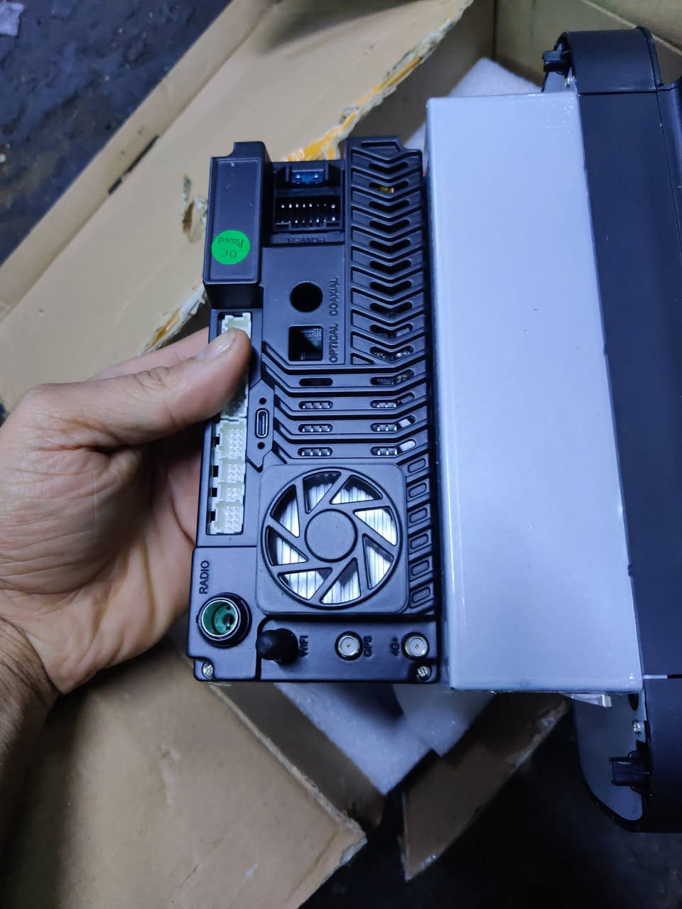 شاشه عملاقه ذاكره 256 احدث نظام يوجد توصيل ***********
