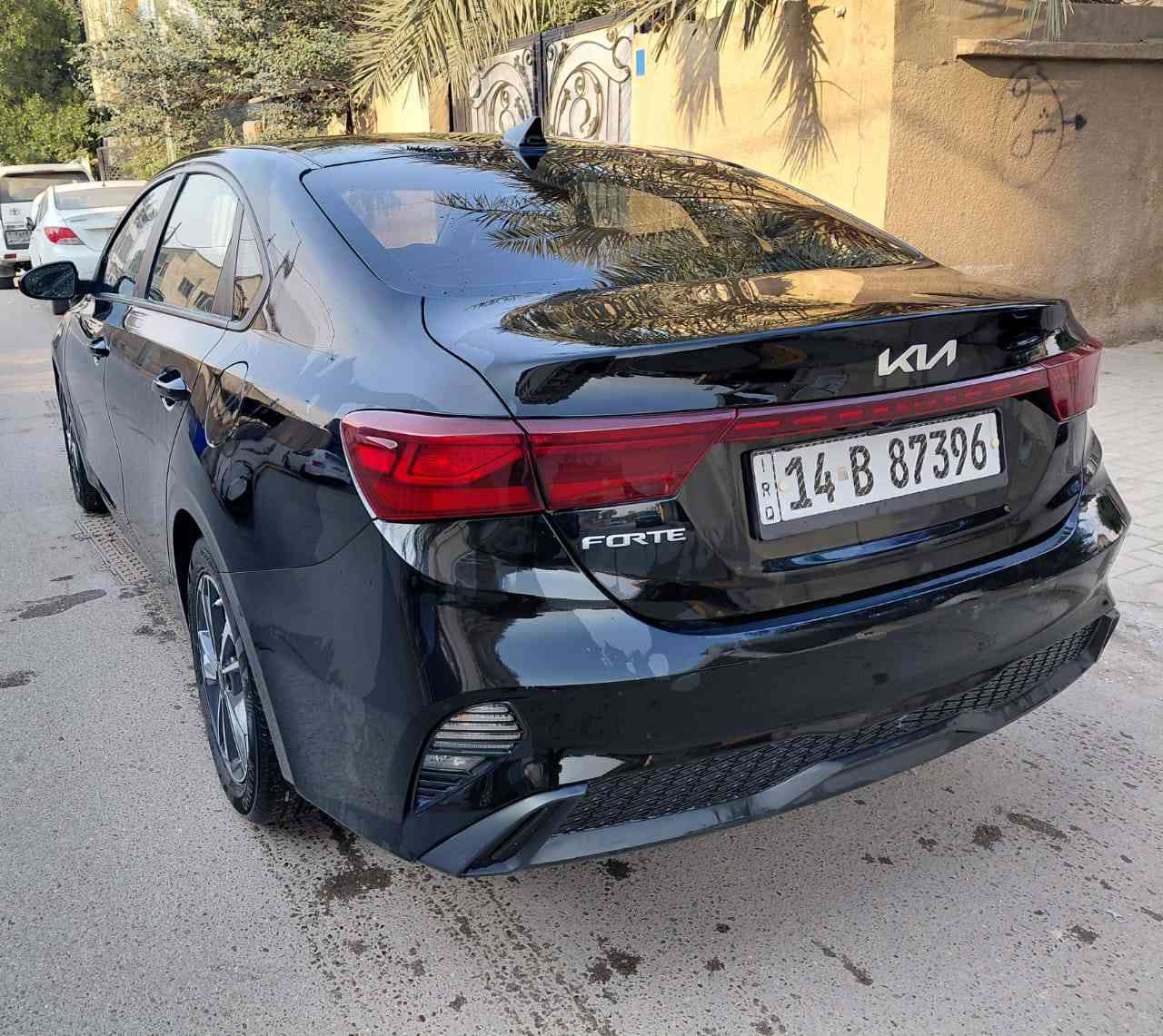 🚗  للبيع : كيا فورتي 2023
📍 مكان السيارة : البصرة
 📞 للتواصل : ***********
💰 السعر : 160 ورقة -قابل للتفاوض

• تبريد تدفئة
•كفالة الكير والمحرك
• حداده ـ تخم تاير 
• السيارة جاهزة

⚠️ أضرار السيارة :
 •وارد امريكي
 •حادثها جاملغ امامي

📌 تفاصيل إضافية :
• رقم السيارة : بصرة دولي
 •شرط تحويل المباشر
 • لون السيارة : ( اسود)
 •المكينة : 2000
