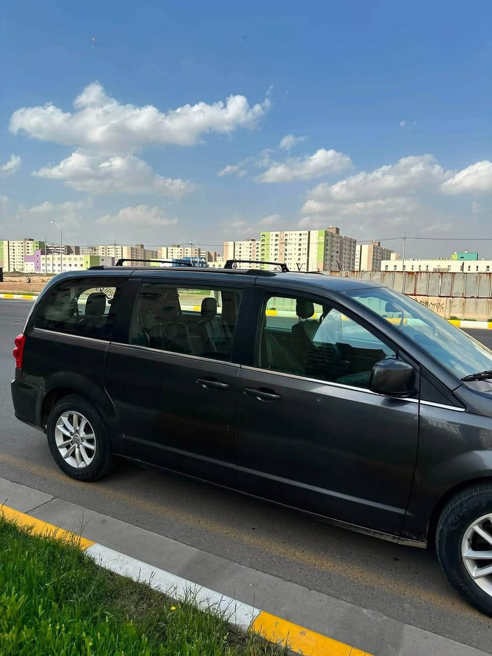 سلام عليكم
دوج كرفان 2018 sxt 

ماشيه 138 الف 

سياره نظيفه 3 قطع تبريد 

تايرات جديده 

رقم بغداد 

بيبان خلفيه كهرباء و صندوق كهرباء

جام 6 كهرباء 

تشغيل عن بعد 

تحكمات استيرن 

ولا قطعه مبدله كله بلادي  موضح صور الحادث 

سعر (165) بيها مجال بسيط 

للتواصل على واتساب ***********
