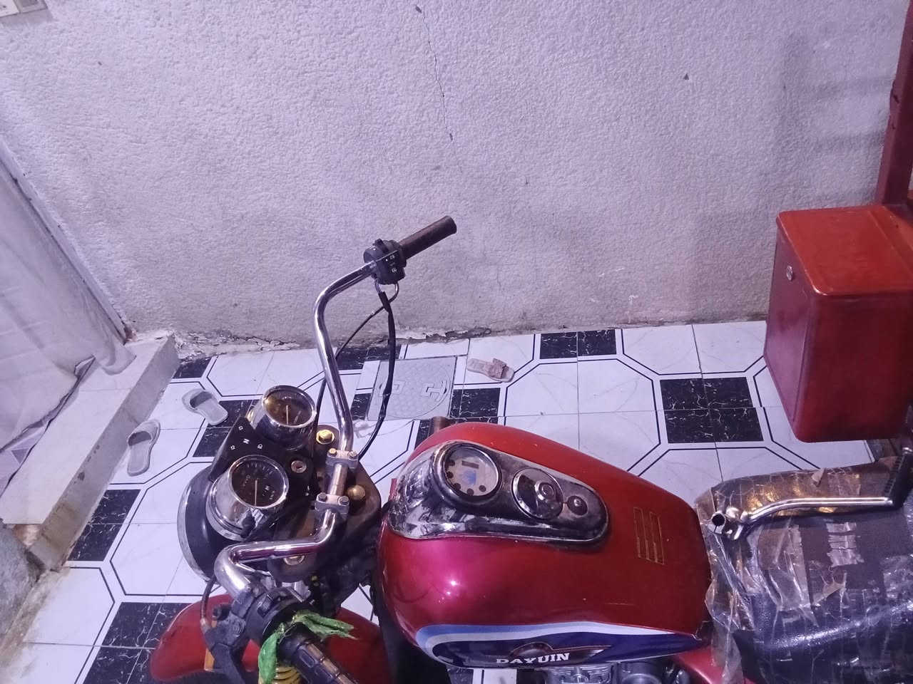 يا الله ستوته لبيع 22 لون اصلي منفسجي مصبوغه احمر ستوته حلوه مجفته مره وحده بيدي شاصي وركبه كفاله مابيها غياس كوت حي لحكيم لسعر 1600 حبايب لحد يضل بكل💩 بل تعليق ريد قوي تره عليه ستفسار***********
