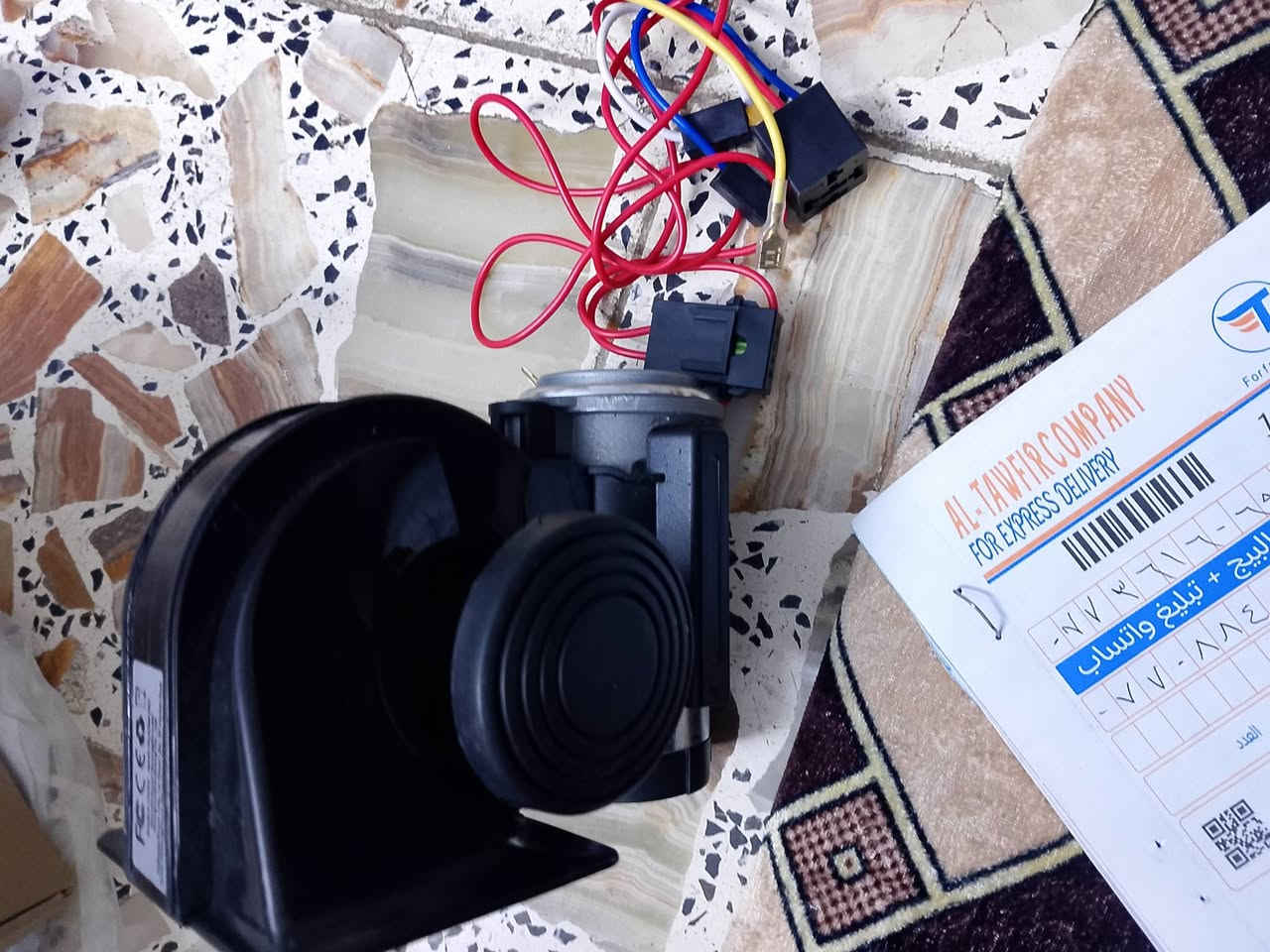 هذا الصندوق يحتوي على بوق ضاغط هواء مزدوج النغمات (Compact Twin Tone Air Horn)، وهو مصمم لإصدار صوت تنبيه عالٍ للمركبات [1].
يعمل هذا البوق بنظام كهرو-هوائي لضغط الهواء وإصدار الصوت [1].

تصميمه المدمج (Compact) يسهل تركيبه في أماكن ضيقة داخل المركبة.

هذا الصندوق يحتوي على بوق ضاغط هواء مزدوج النغمات (Compact Twin Tone Air Horn)، وهو مصمم لإصدار صوت تنبيه عالٍ للمركبات [1]. الي يريده ينطني سعر


**إذا كنت صاحب هذا الإعلان وتريد حذفه لأي سبب، رجاءا أرسل رسالة إلى الدعم الفني**