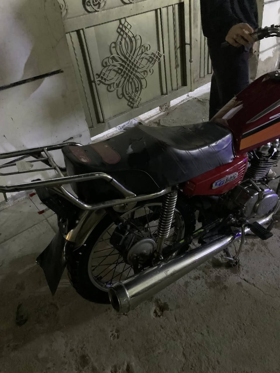 دراجه ايراني مديل2016دراجه مجفتها جديد ع ايدي وبيها نضوح من الجبنه دراجه خير من الله 300 بيها مجال حك جيه ول ماشه بيها عواج خفيف رقمي ‭٠٧٨٧ ٦٩٧ ١١٢٨‬
