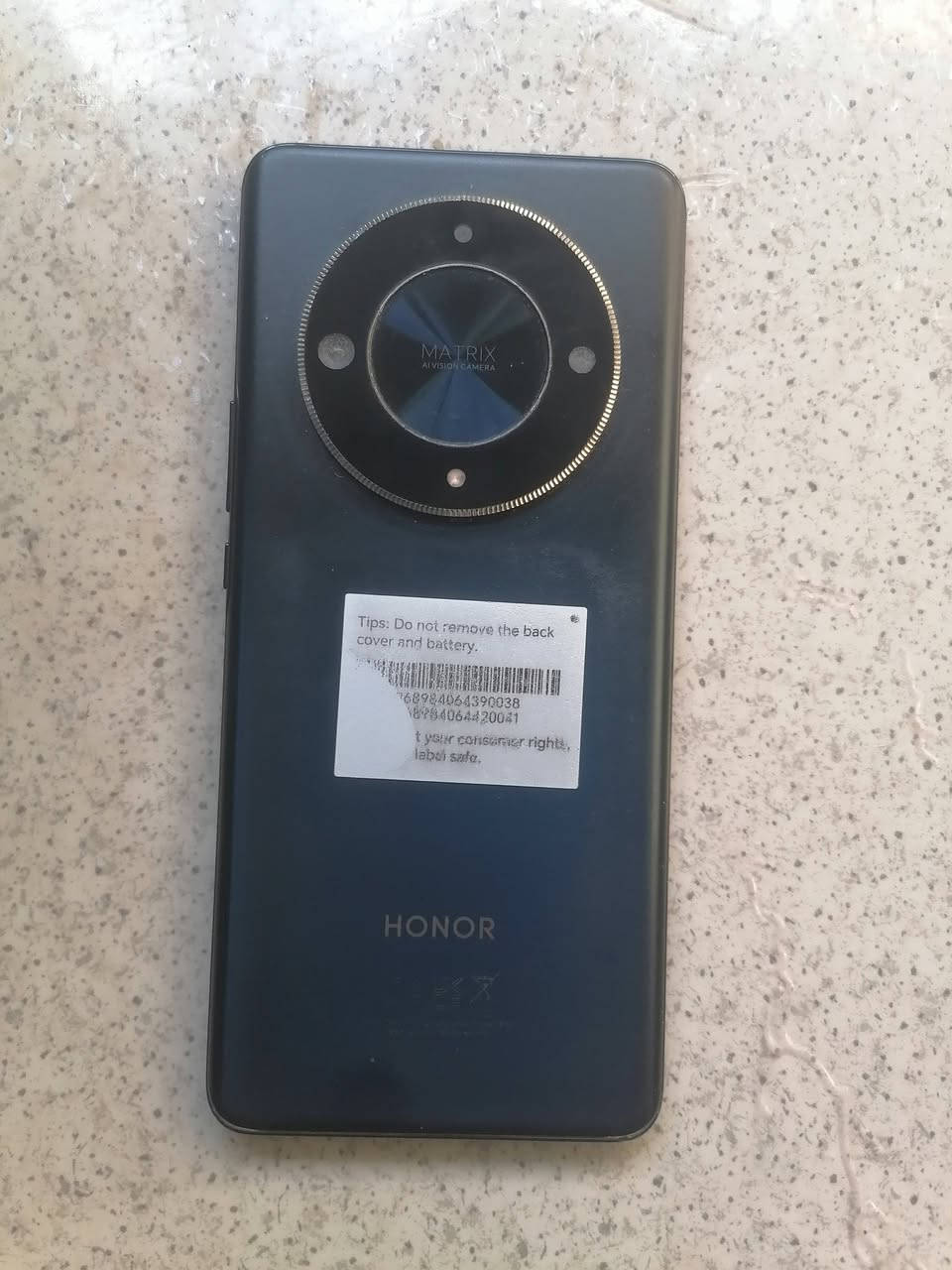 هونر X9.b. 5G للبيع ذاكرته 256 جهاز نضيف ماعدا كامرته  تراب او بيه غواش قليل.سعره 220 او بيه مجال مكاني الحسينيه ***********
