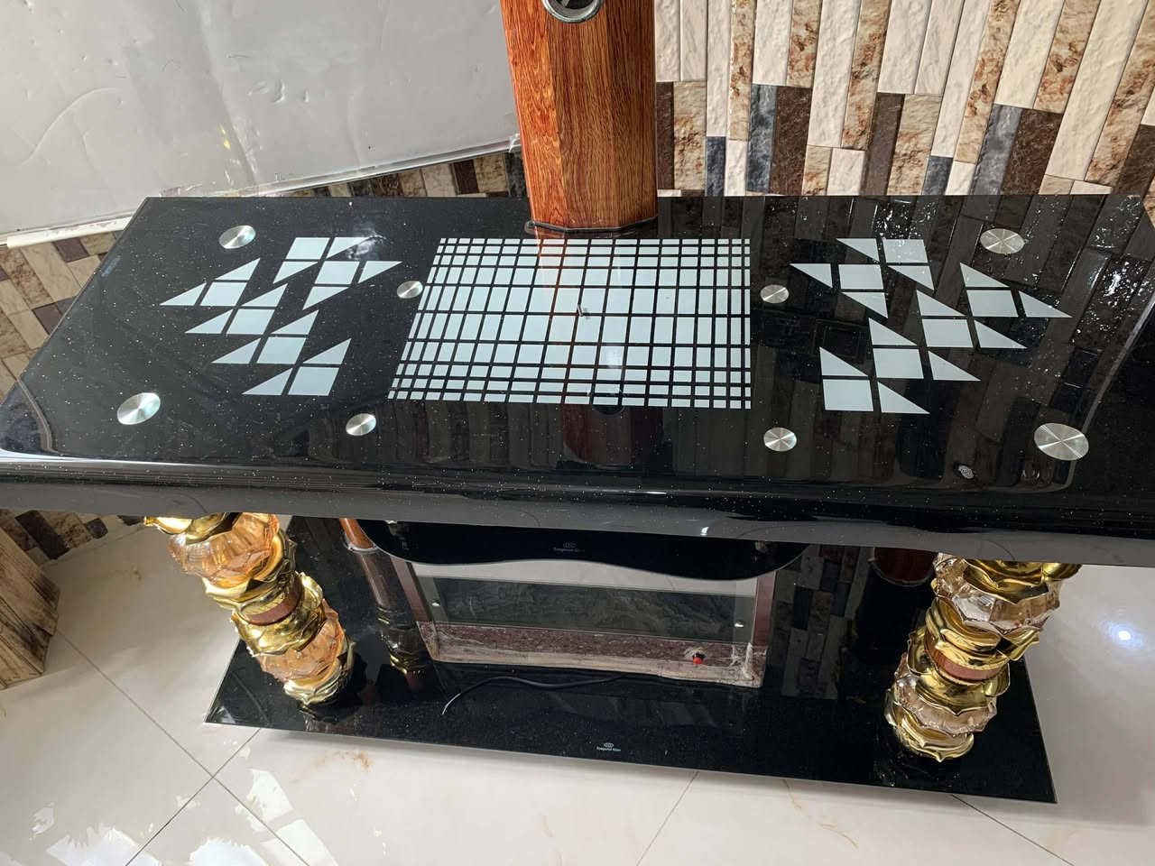 للبيع ميز ابلازمه للبيع 
السعر 40


**إذا كنت صاحب هذا الإعلان وتريد حذفه لأي سبب، رجاءا أرسل رسالة إلى الدعم الفني**