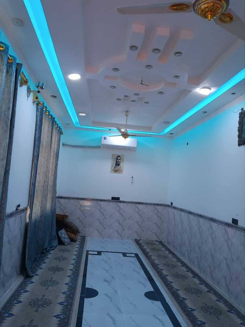 يالله سلام عليكم بيت للبيع  مساحه 550  /4غرف صاله 6*10 ستقبال 8*4 مطبخ 5ونص *4  صحيات داخليه وخارجيه  بناء طابوك كلا صب كونكريت رباط فوك وجوه بيت جاهز علا اخر حبايه كهربائيات تئسيس بوري   شبابيك وبيبان كلا تفصال  بيت جديد مبني للستفسار ***********
