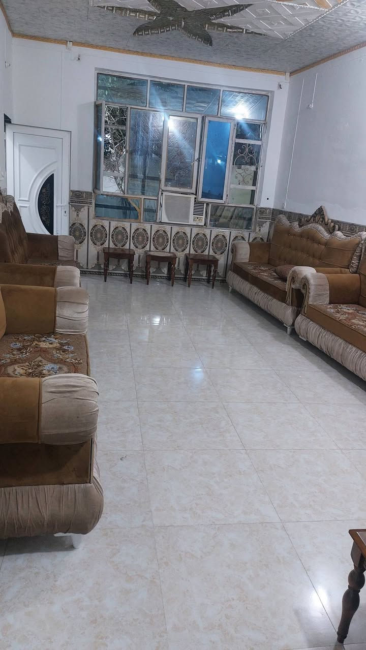 سلام عليكم دار البيع المساحه 210 صافي الموقع بعقوبه المفرك غريت خليل الصالح بشارع جامع الحاج نعمه الجديد الستفسار عل هاتف (***********)
