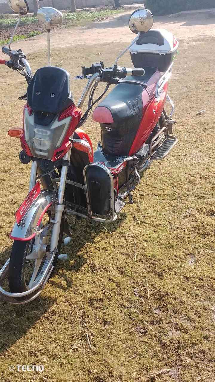 السلام عليكم  دراجه هارلي للبيع الكهربائيات شغاله باتريت عل فحص السعر 400 وبي مجال اي استفسار اتصال عل رقم الهاتف***********
