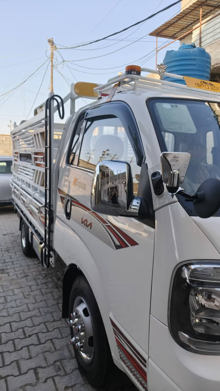 سلام عليكم كيا بنكو فحل موديل ٢٠٢٥ فول سستم كفالة عامة سيارة نضيفة تبريد تفج تحويرة محجر تانكي ١٢٠ محور الجبير دبلوم شاشة كبيرة دبلو تحكم ستيرت دبل ايرباك العنوان بصرة سيارة جاهزة للخير تريد هي  أو بدون محجر رقم الهاتف ***********
