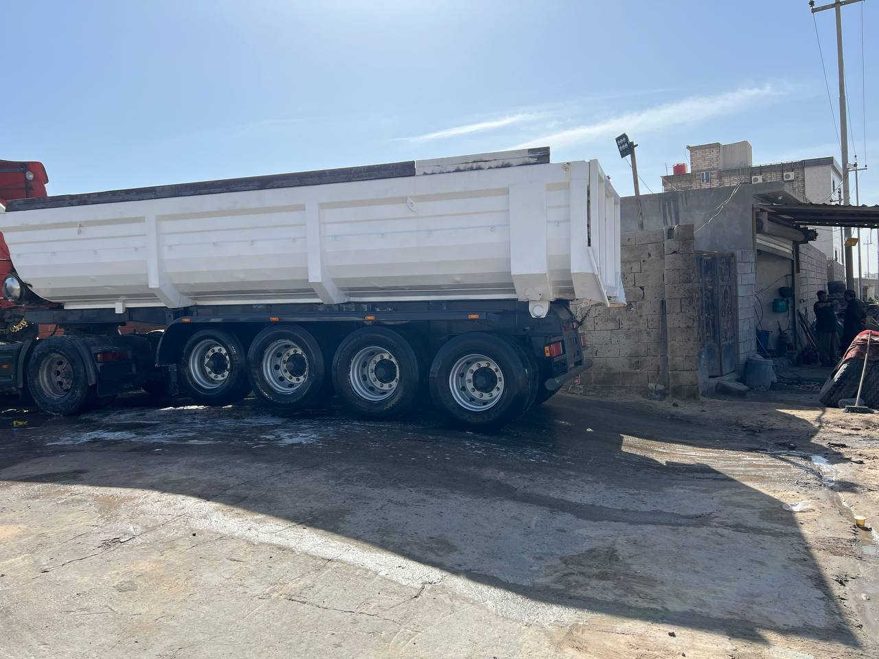 للبيع حوضيه اربع دناكير ثنين علاك وثنين ثابت متريه 27 مكفوله السعر 120 وبيها مجال للستفسار ***********
