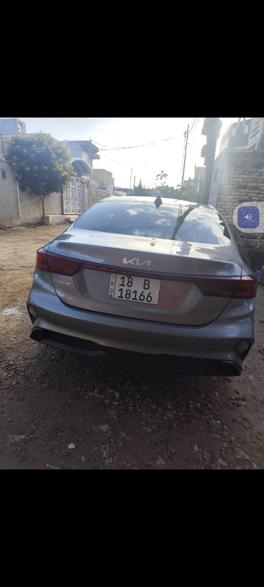 السلام عليكم سياره فورتي 23 ماشيه ستين الف السياره نضيفه حادثه موضح بالصور بدون دواخل مكينه الفين دوش رقم بابل بسمي  سعر 165 ***********
