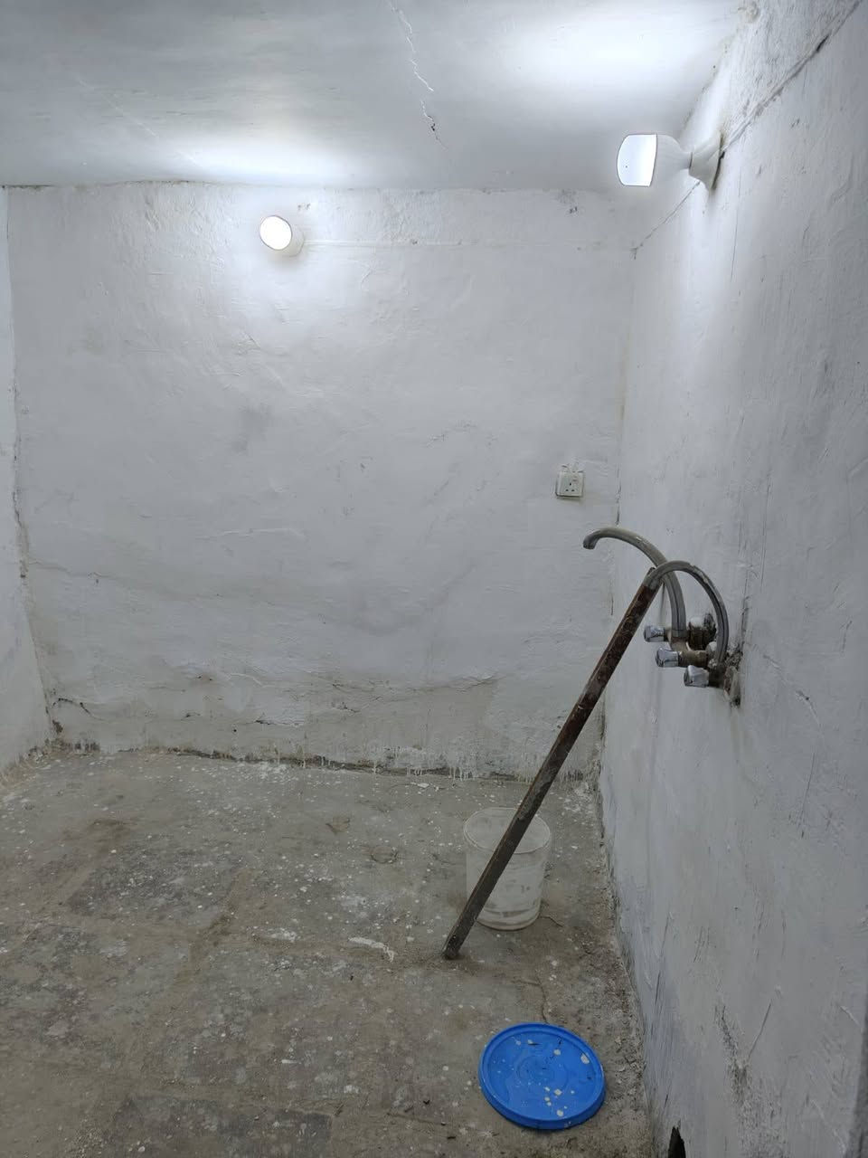 بيت للايجار غرفتين وصاله ومطبخ وحمامات داخلية وخارجية البيت جاهز للسكن البيت  ب الولايه  الايجار 250 شهريا الماء والكهرباء ع ابو البيت 
للاستفسار مراجعة مكتب سما المناذره 
***********
