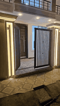 سلام عليكم بيت مساحة  ١٠٦ متر طابو صرف بناء حديث درجة ولى  شارع ١٢ متر دورة ابو دشير خلف السوك  يحتوي على صالة مطبخ غرفتين نوم خدمات عدد 2 مناور عدد 2 لاستفسار ***********
