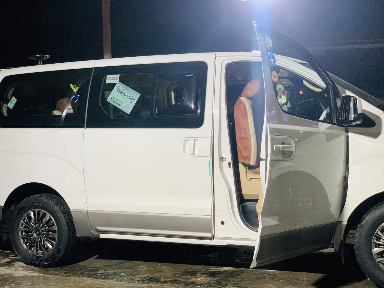 لسلام عليكم ستاركس مفتوح ٢٠١٨ كفاله عامه السياره جديده السعر ٢٣٥ وبيها مجال مكان بابل سده الهنديه 
للاستفسار الاتصال ***********
