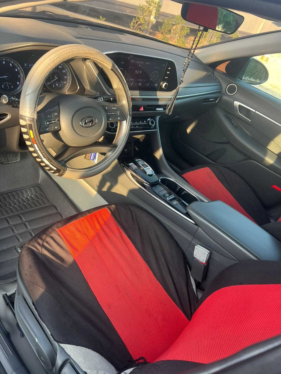 السلام عليكم سوناتا. 2022. وارد امريكي.
رقم بصره محرك 2500. تنفس طبيعي. 
ماشيه 80 الف. Km
باسمي تحويل مباشر. 
حادث سطحي  باب وجاملغ السايق. 
السيارة موجودة في البصره. 
السعر 165. 
للاستفسار ***********
