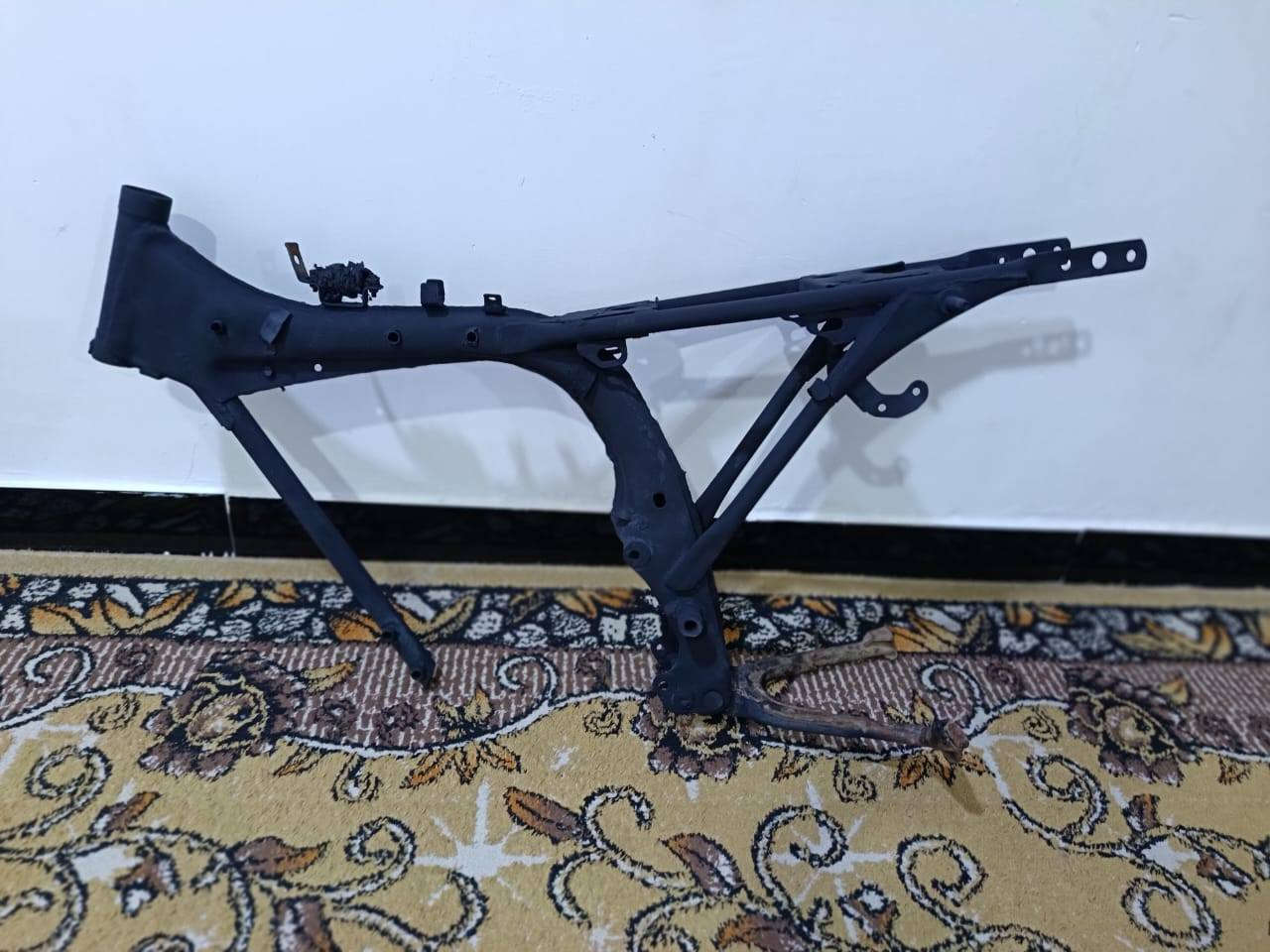 شاصي ادوات لبيع ابو قصبه رفيعه سعره 100 مكان حي صحفين.  ***********
