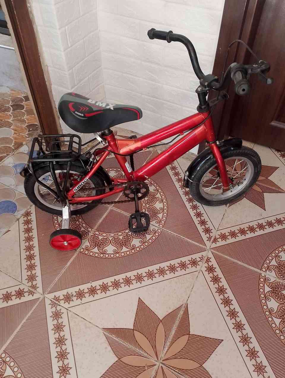 بايسكل اطفال حجم 12 للبيع كامل ما بي نقص غراضه كلهن جدا سعره 30 وبي مجال الاستفسار الاتصال على الرقم *********** مكاني بعقوبه جرف الملح
