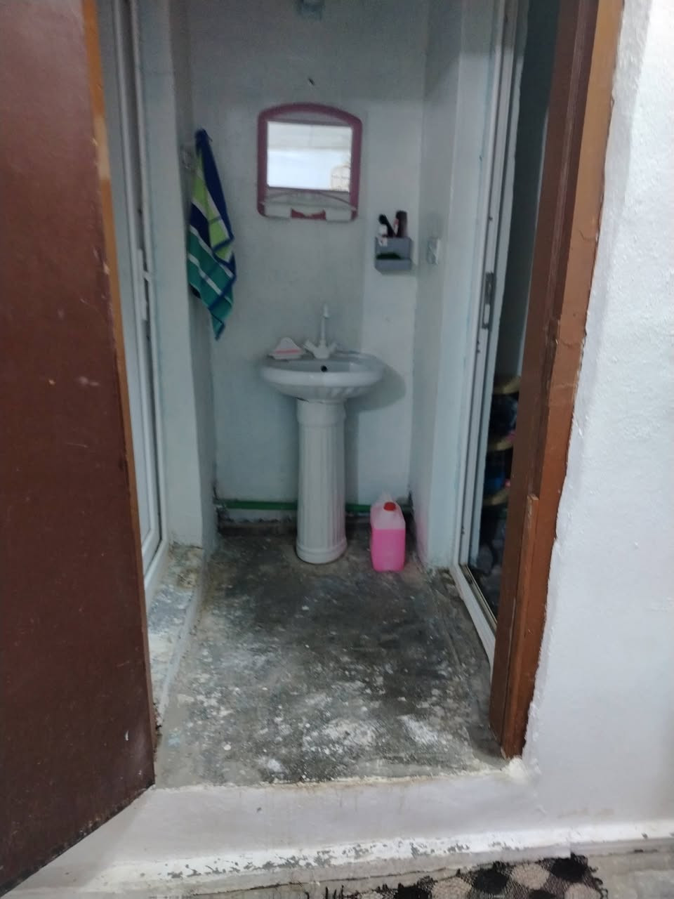 بيت للبيع م 160  منطقه علي مراد قرب صوره ايمام علي
البيت قاطين
قاط اول غرفه +استقبال +هول مطبخ حار وبارد
قاط ثاني كثلاك غرفه +هول واستقبال ومطبخ وصحيات
درج داخلي وخارجي
سعره 43
 قابل للمراوسه قاط وحد فقط
***********
