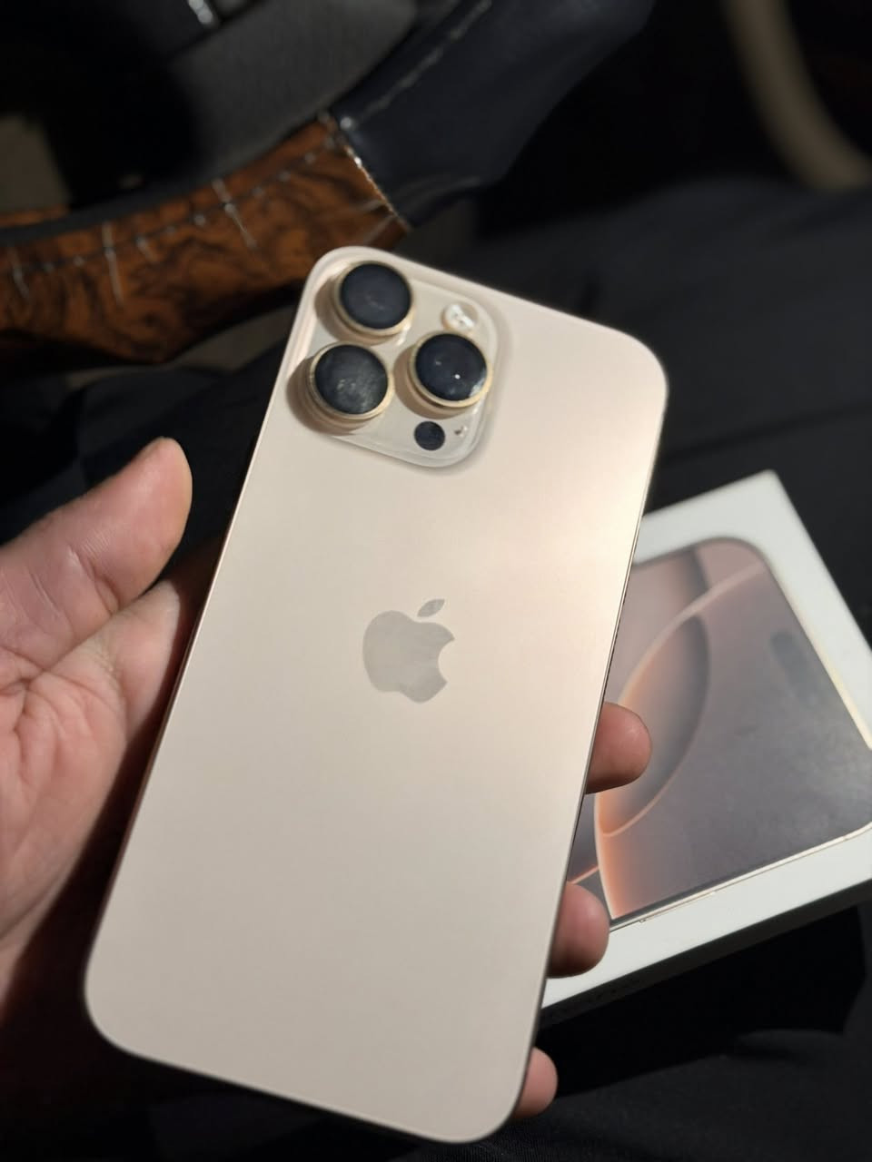 لام عليكم آيفون 16 برو ماكس بطاريه 100 مشحون 180 مره مستخدم 4 اشهر اقل هم ذاكره ربع تيره نضيف فوك متصور ملحقاته موجوده كامله  مليون 475 الف وبي مجال  ال تواصل 
 وتأخذه على فحص قبل كلشي ***********
