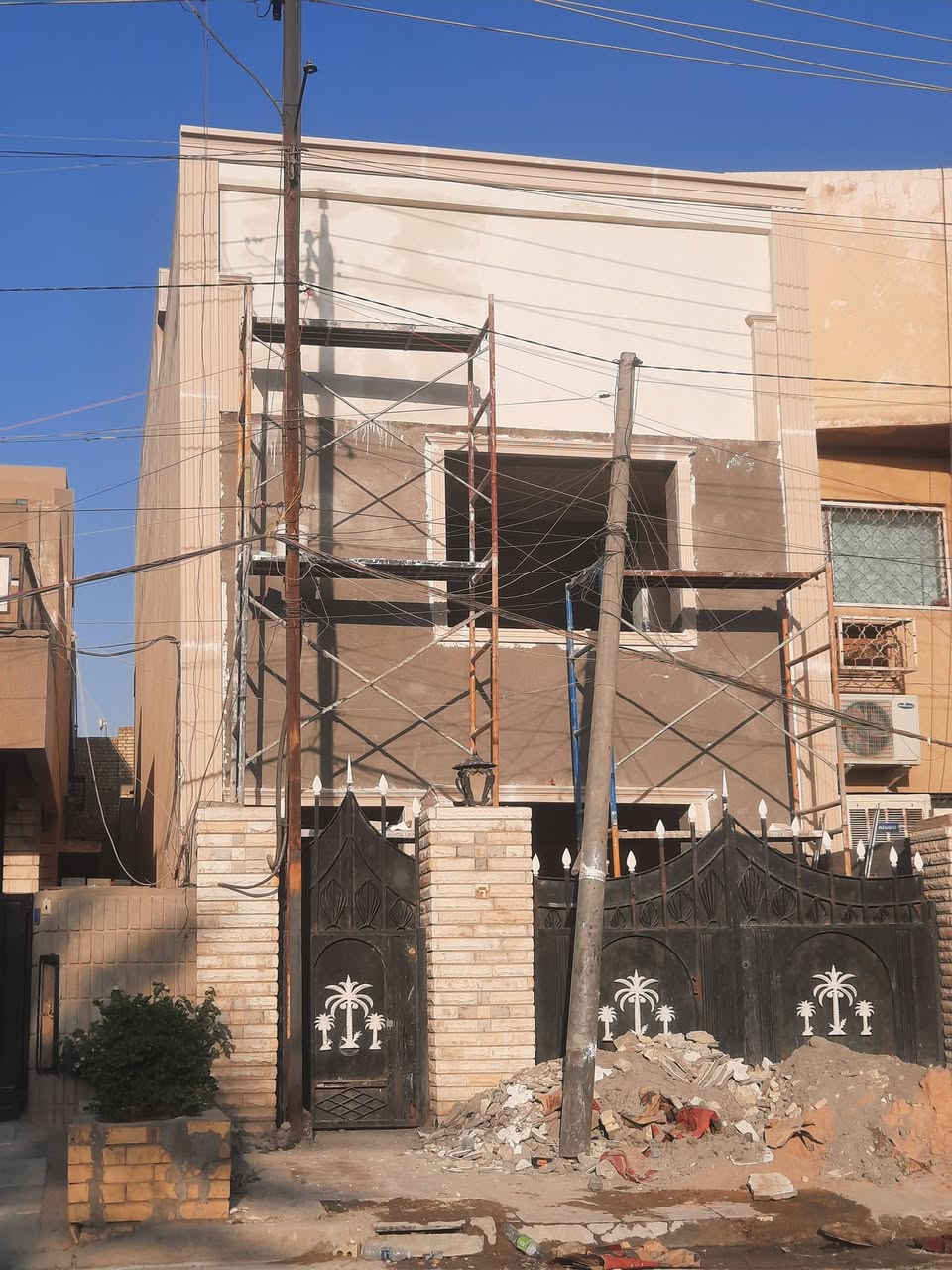 السلام عليكم خلفة مصري لباخ متفرغ شغل وجهات وسقل وجراره وفوم وطلس
وتصميمي الوجهات خابرني وتدلل
والرقم بي وتس ***********
