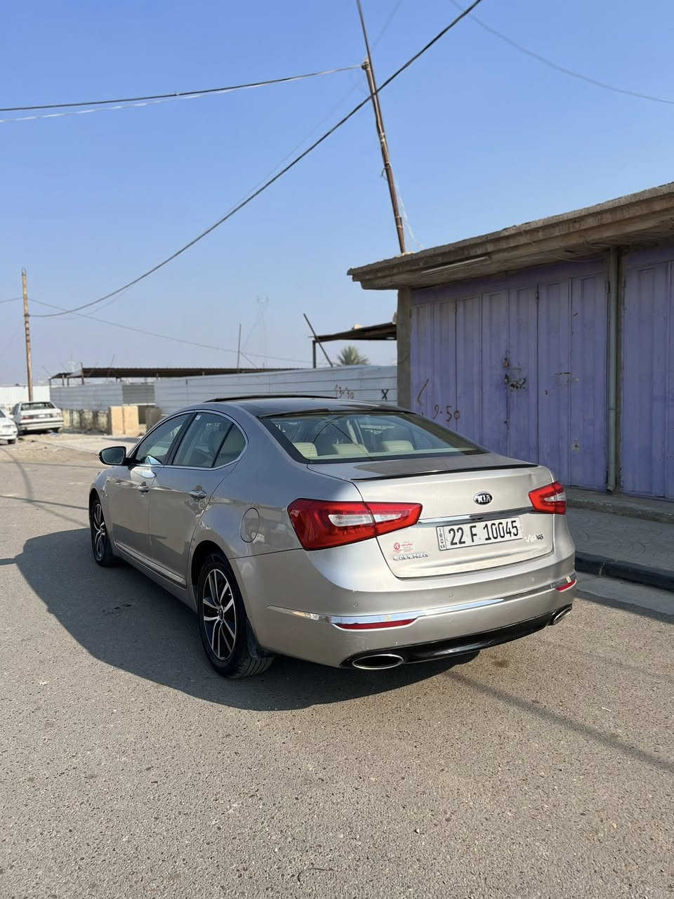 السلام عليكم
كيا كادنزا 2014 فول موصفات VIB خليجي تفاصيل:

بصمة تشغيل
بصمة ابواب 
 سقف بنوراما
شاشة بلوتوث
بردة خلفية كهرباء
سايد بريك دكمة
اوتو هولد
تدفئة تبريد بالكشنات شغاله 
نضام تراكشن
مري شفط
تحكمات خلفية 
نضام ترحيب
جام اوتو 
كامرة خلفية
حساسات
كشنات كهرباء وجلد
ستيرن كهرباء 
كشنات ميموري
مري قلاب عالبك
دوسات ليزرية
لايتات زنون بلادي 
شفتات بالستيرن شغالات
تحكم ستيرن جهتين
كروز سرعة
وبعد بيها هواي موصفات ومعروفة ال VIP
مكفولة من الصبغ والفتح والتبديل بيه فقط بارد بدون دواخل شرط
صدر امامي خلفي متسمع بي اي صوت 
تخم تاير جديد شرط جديد
محرك 3500cc 
محرك وكير مكفول
كهربائيات مكفول 
رقم اربيل 
 شرط تحويل سنوية 2029 
السعر 132وبية مجال 
***********
مكاني صلاح الدين قضاء بلد 
وكلشي اكو بالسوك واكو حته بالشده
