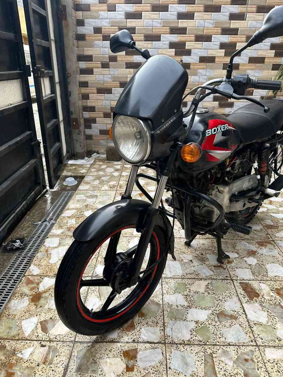 سلام عليكم 
بوكسر موديل 2022
كلاسيك
نضيفه كلش 
مجفت تجفيت جديد على أيدي غراض شركه اطي ضمان بل محرك سنه 
الدراجه امانت الله تخبل 
مكاني بغداد الدوره 
***********
السعر 850
