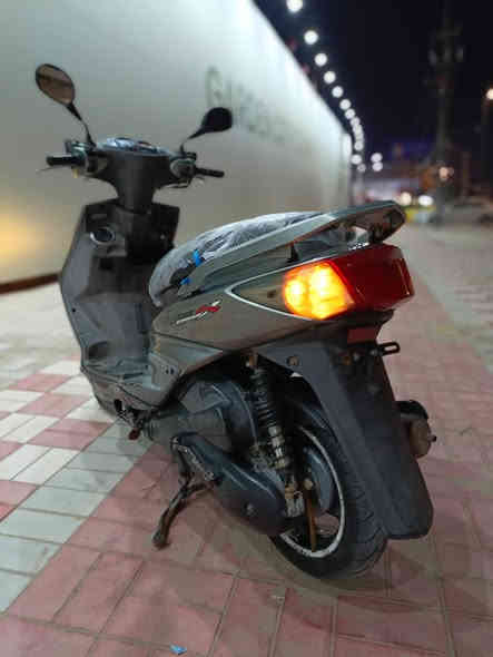 سلام عليكم دراجه سكنس فحل دراجه رمبه بعده بملحه دراجه كله كامله شلعه معدل فول مكينه خرسه  مكينه مكفوله برغي ممفتوح بيه دراج جاهزه مصارله هوايه من نازل من رمبه كهربائيات كله شغاله السعر 750 المكان بغداد الكرخ قرب مقام الخضر لستفسار ***********
