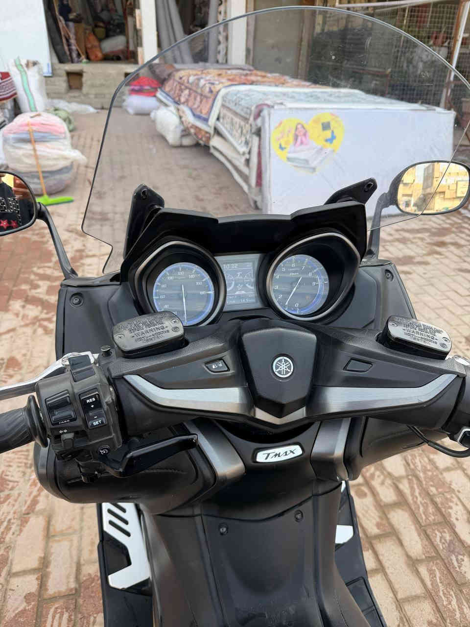 سلام عليكم تي ماكس 2021 مكفوله كفاله عامه بس بيها ملاحضات بسيطه واضحه بصور فئه تاج ماكس مواصفات اي بي اس جامه تصعد وتنزل ومثبت سرعه وتتفئه الدراجه ماشيه 36 الف حقيقي السعر 83 ورقه وبيها مجال للإستفسار الرقم *********** 
***********  
العنوان بغداد مدينه الصدر قطاع 55 
ملاحظه الكشن مالتها البلادي بس مدوشم
