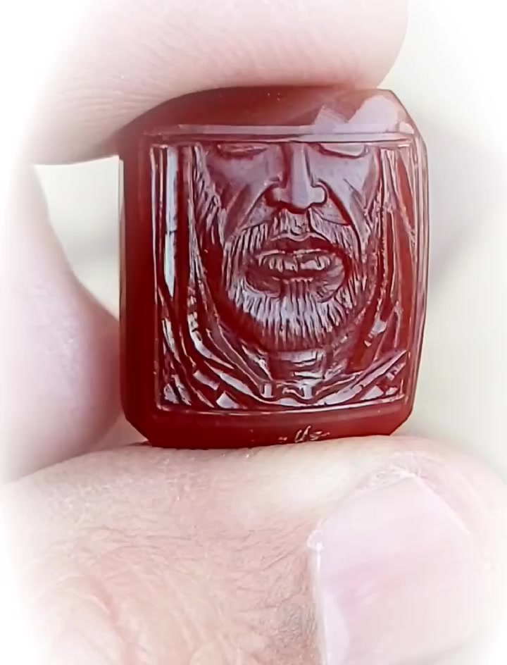 السلام علي الشفاه الذابلات ..
التفاصيل خاص او على الواتس آب  ***********
